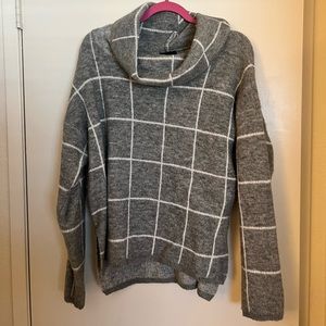 Vici Lumière On the Grid Turtleneck Sweater - Grey - Size Medium